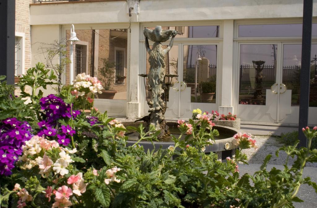Relais Villa Roncuzzi Russi Exterior foto